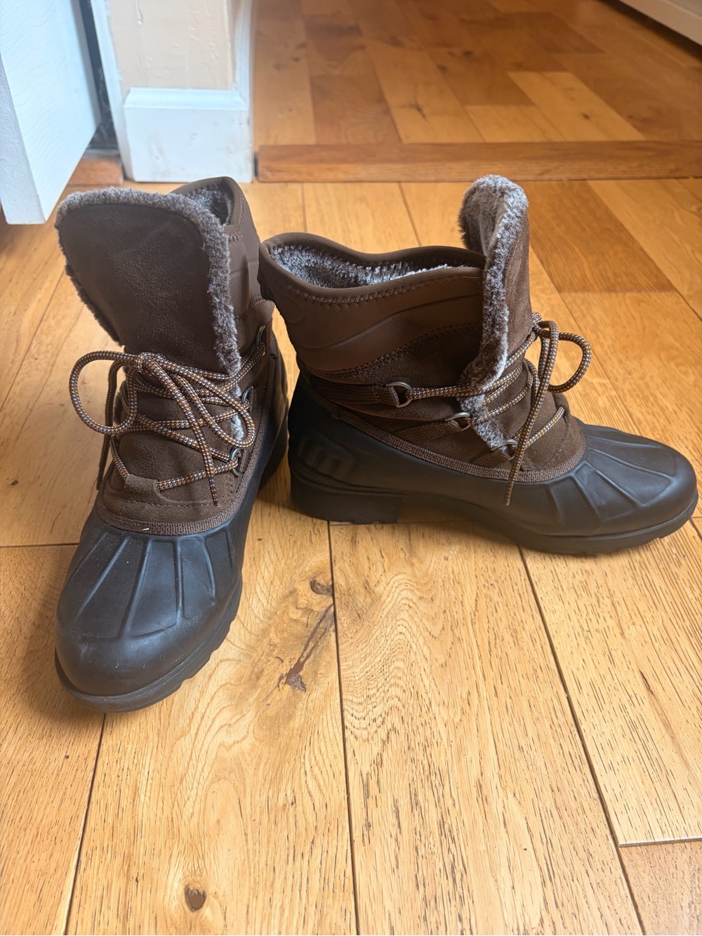 BareTraps Brown Lace-Up Winter Duck Boots
